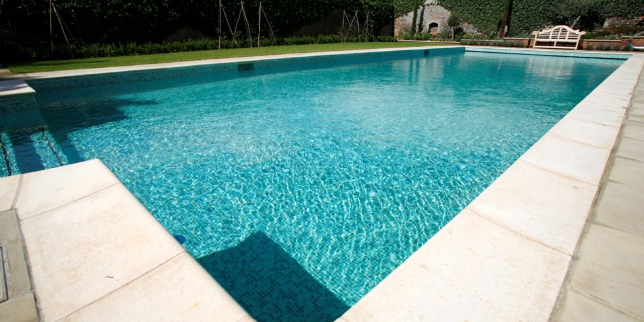钢结构泳池厂家_讲解为啥钢结构游泳池那么受欢迎